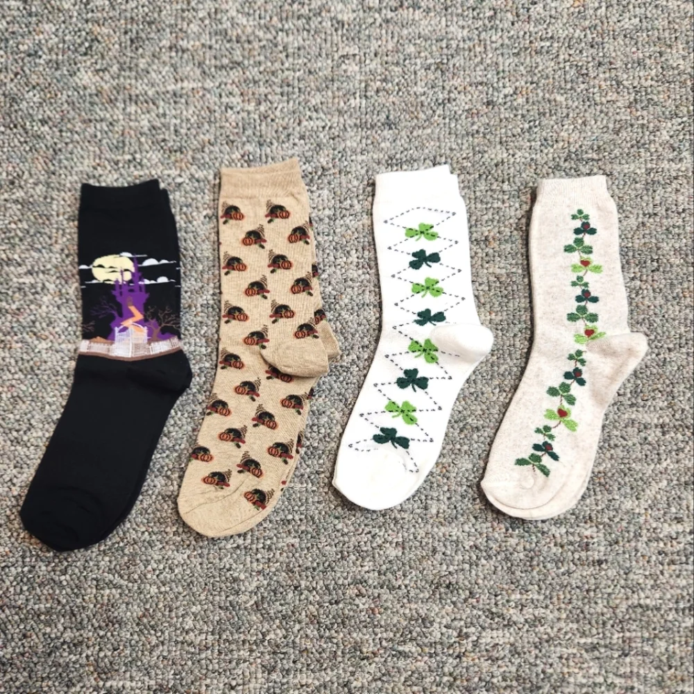 Bloomingdale's Set of 4 Ladies Holiday Crew Socks